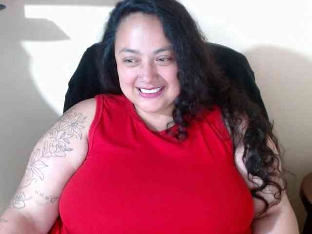 AvaCurvy webcam