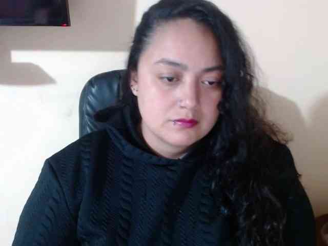 AvaCurvy webcam
