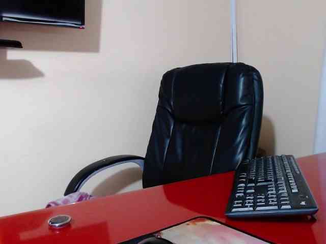 AvaCurvy webcam