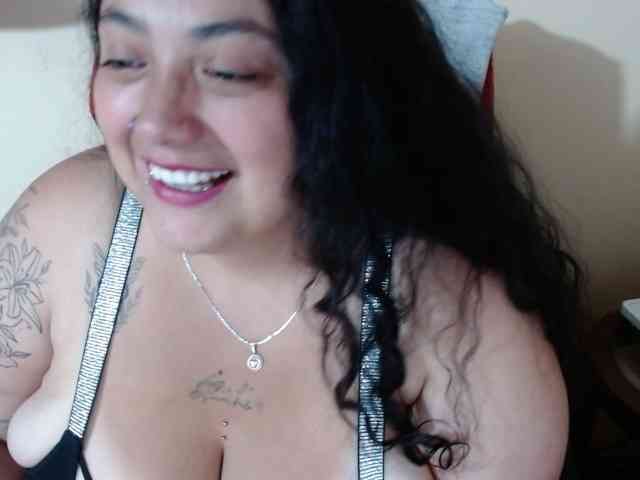 AvaCurvy webcam