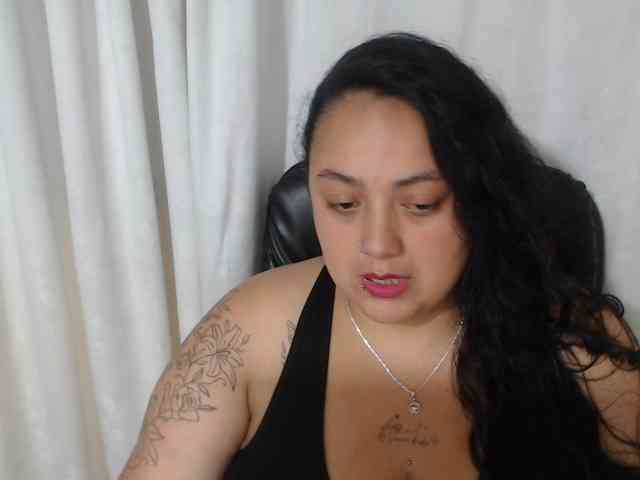 AvaCurvy webcam