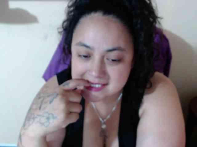 AvaCurvy webcam