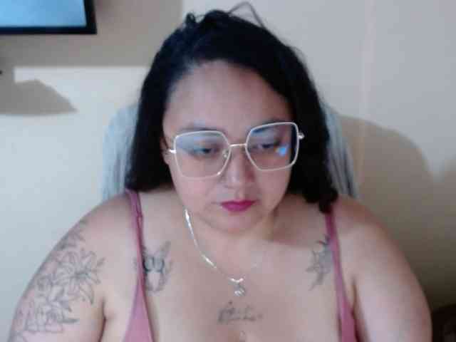 AvaCurvy webcam