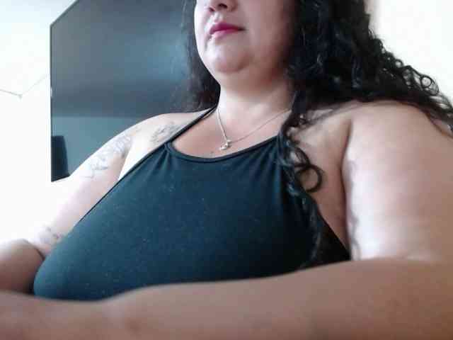AvaCurvy webcam