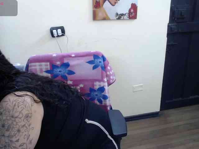 AvaCurvy webcam