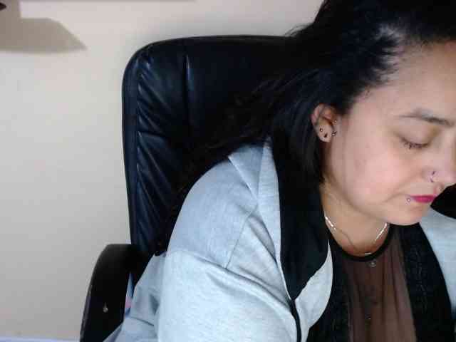 AvaCurvy webcam