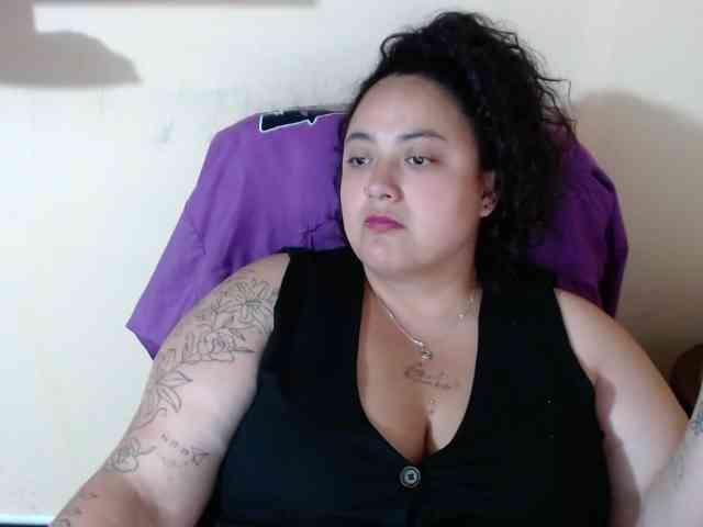 AvaCurvy webcam