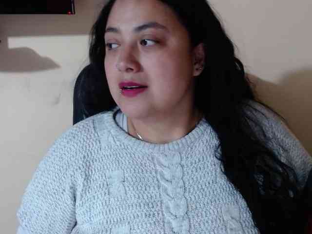 AvaCurvy webcam