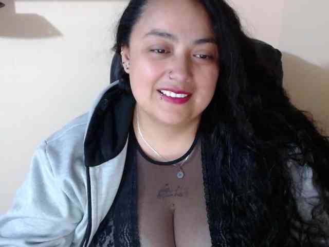 AvaCurvy webcam