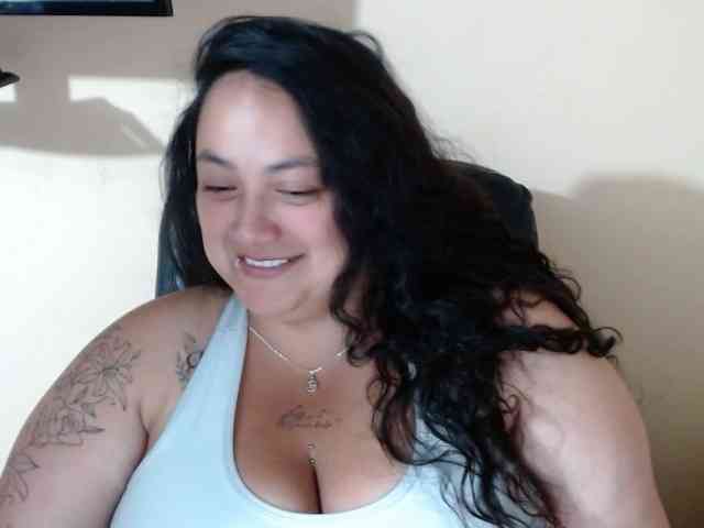 AvaCurvy webcam