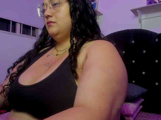 AvaCurvy webcam