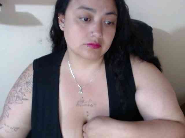AvaCurvy webcam