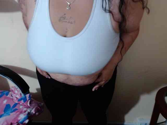 AvaCurvy webcam