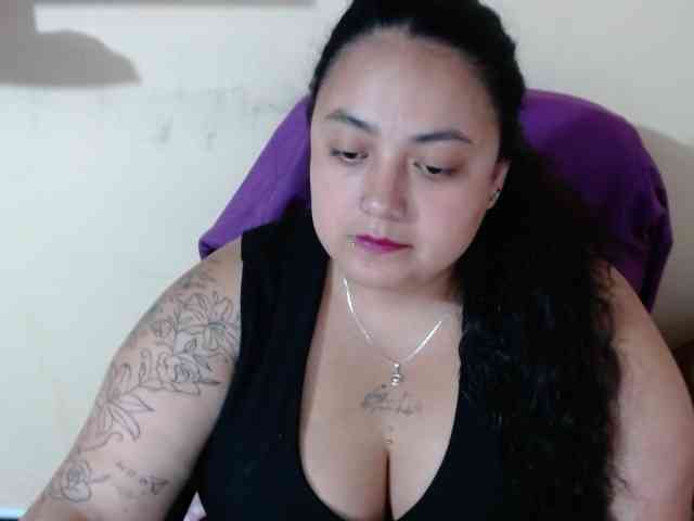 AvaCurvy webcam