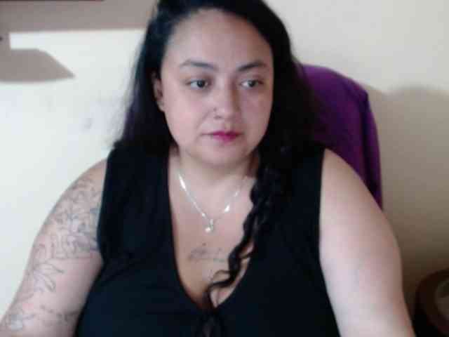 AvaCurvy webcam