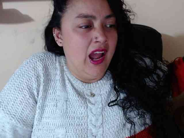 AvaCurvy webcam