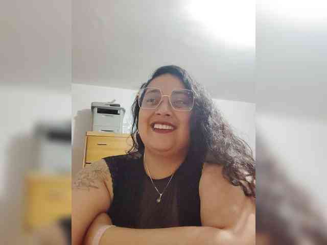 AvaCurvy webcam