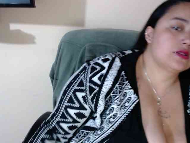 AvaCurvy webcam