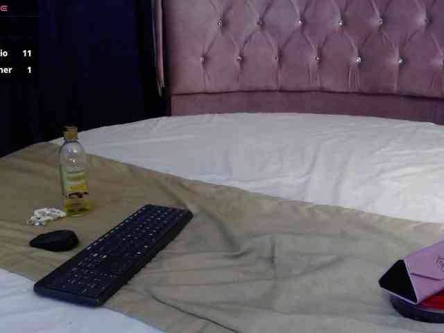 AvaCurvy webcam