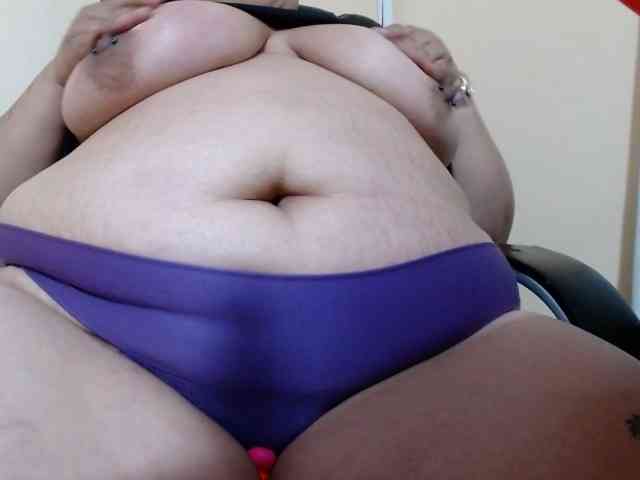 AvaCurvy webcam
