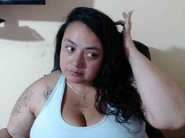AvaCurvy webcam
