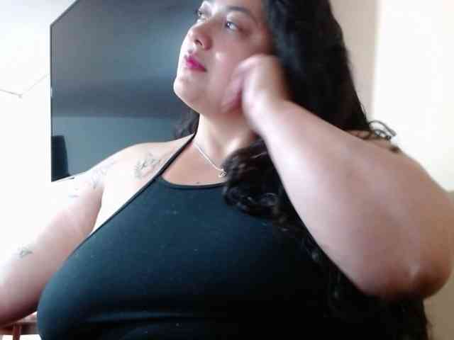 AvaCurvy webcam