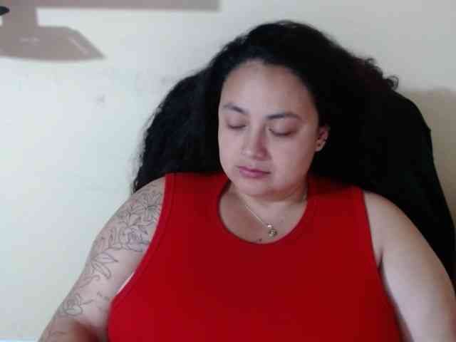 AvaCurvy webcam