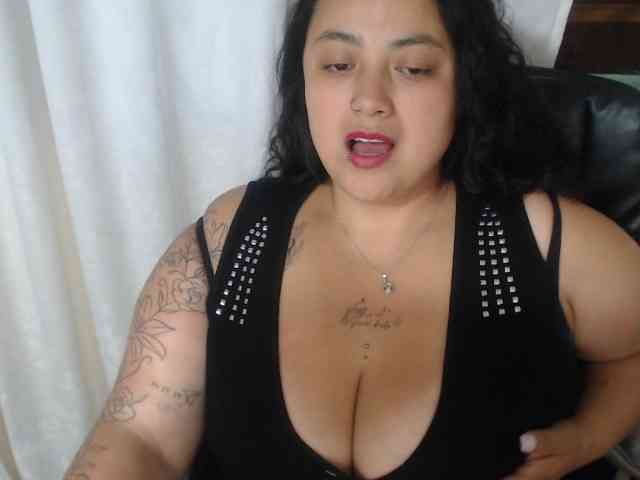 AvaCurvy webcam