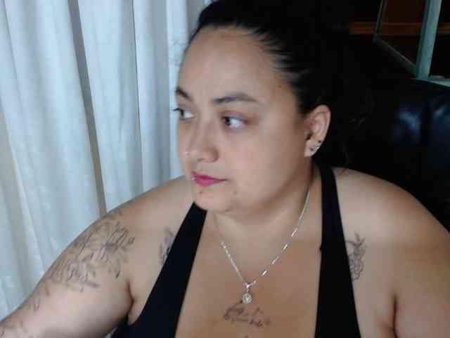 AvaCurvy webcam