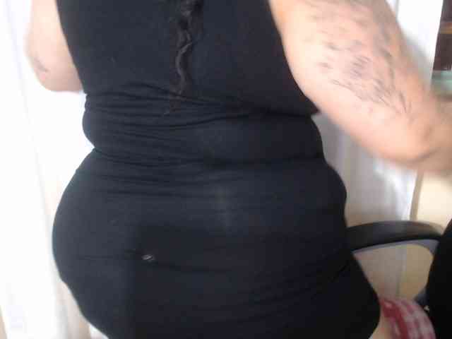 AvaCurvy webcam