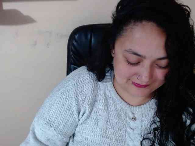 AvaCurvy webcam