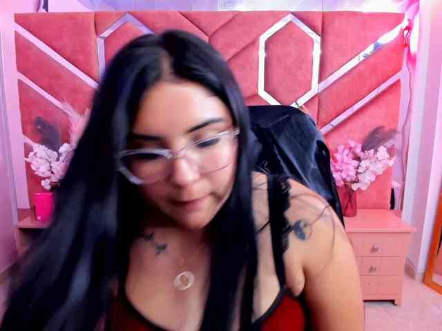 ninavelvet webcam