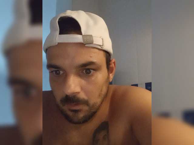 morenoymorenaa live cam on BongaCams