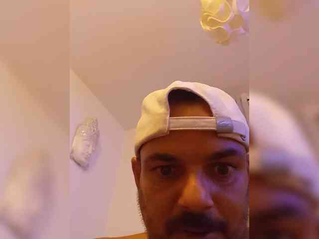 morenoymorenaa webcam