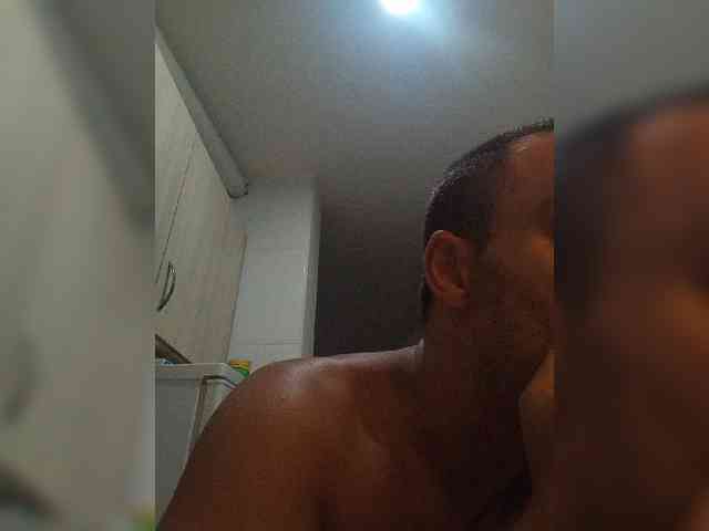 morenoymorenaa webcam