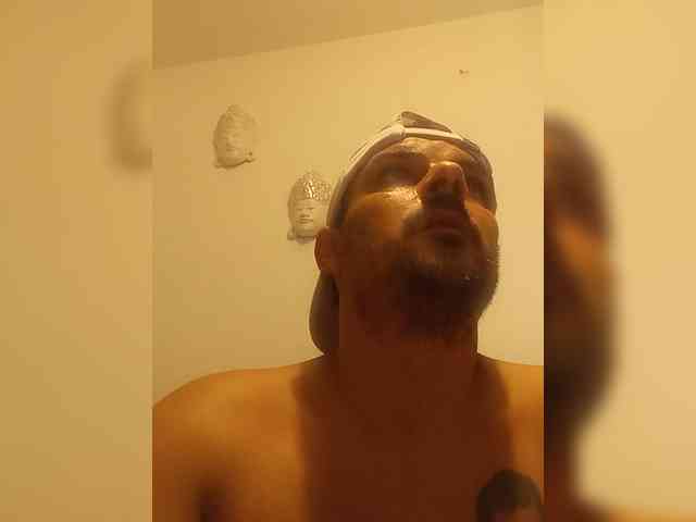 morenoymorenaa webcam