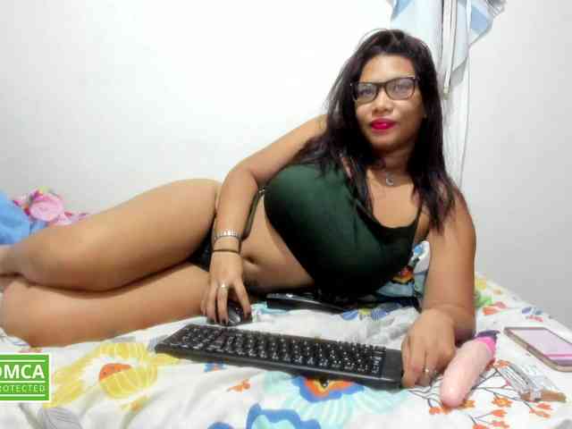 VictoriaMontiel-1 webcam