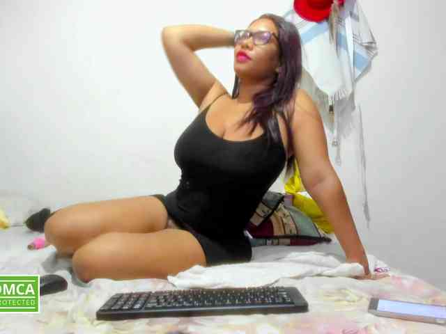 VictoriaMontiel-1 webcam