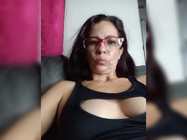 Marvel1123 live cam on BongaCams