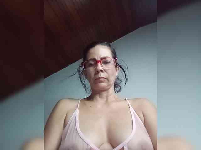 Charol1123 webcam
