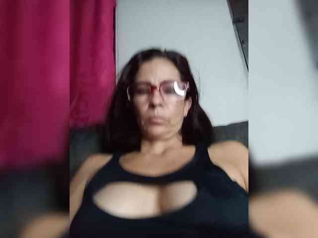 Charol1123 webcam