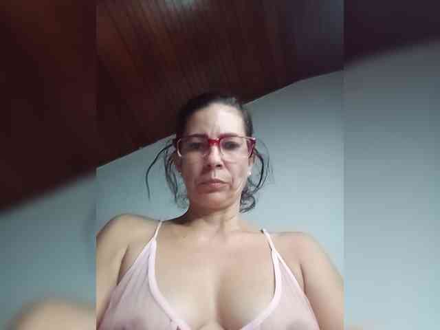 Charol1123 webcam