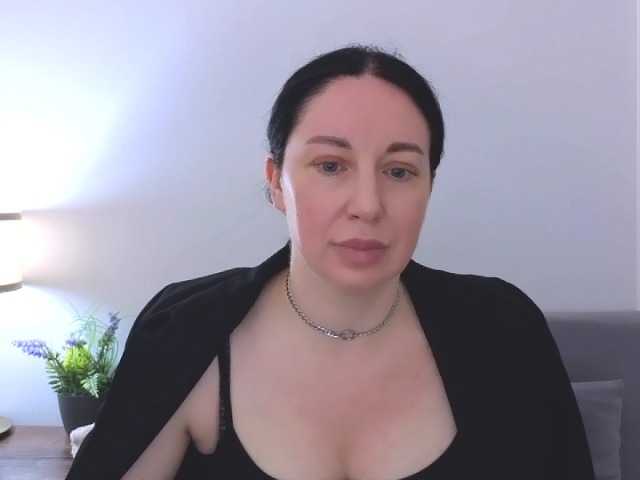MiaFoxy live cam on BongaCams