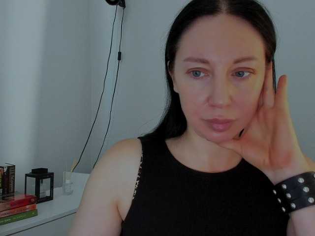 MiaFoxy live cam on BongaCams