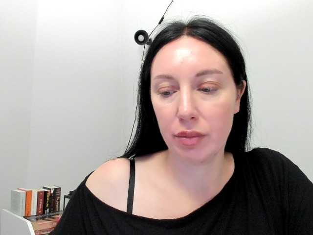 MiaFoxy live cam on BongaCams