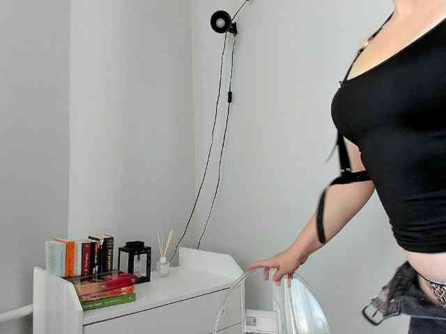 MiaFoxy webcam
