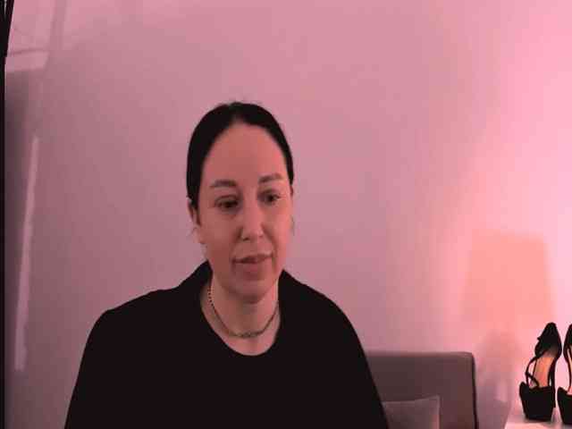 MiaFoxy webcam