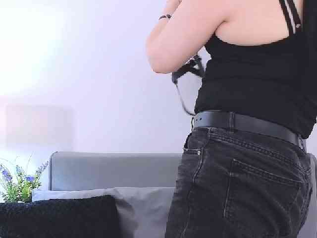 MiaFoxy webcam