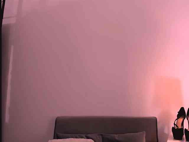 MiaFoxy webcam