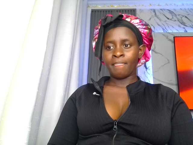 Brownchickebony live cam on BongaCams